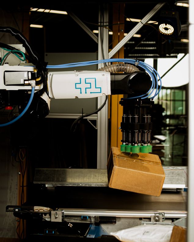 Plus One Robotics lands $50 million funding for its parcel handling technology - Image