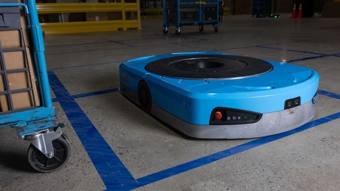 Amazon Unveils Latest Mobile Robot For Its Fulfillment Centers | DC ...