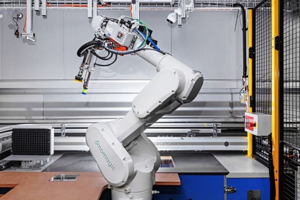 Arvato collaborates with robot specialist Nomagic