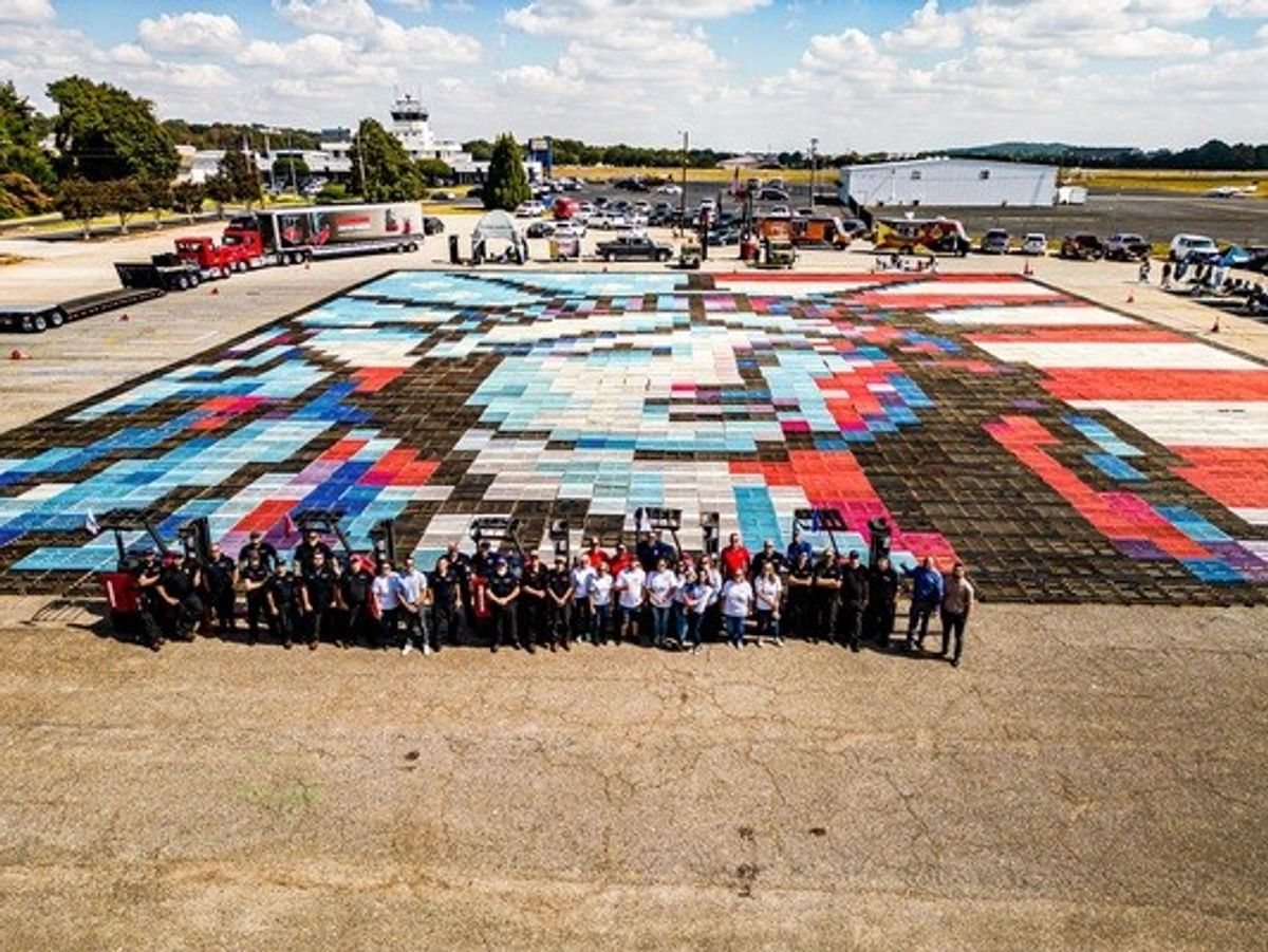 Carolina Handling's Patriotic Pallet Project wins Mercury Excellence Award