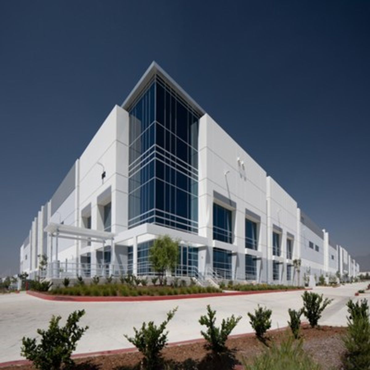 Dermody Properties Leases 411,330 Square Feet in Rialto