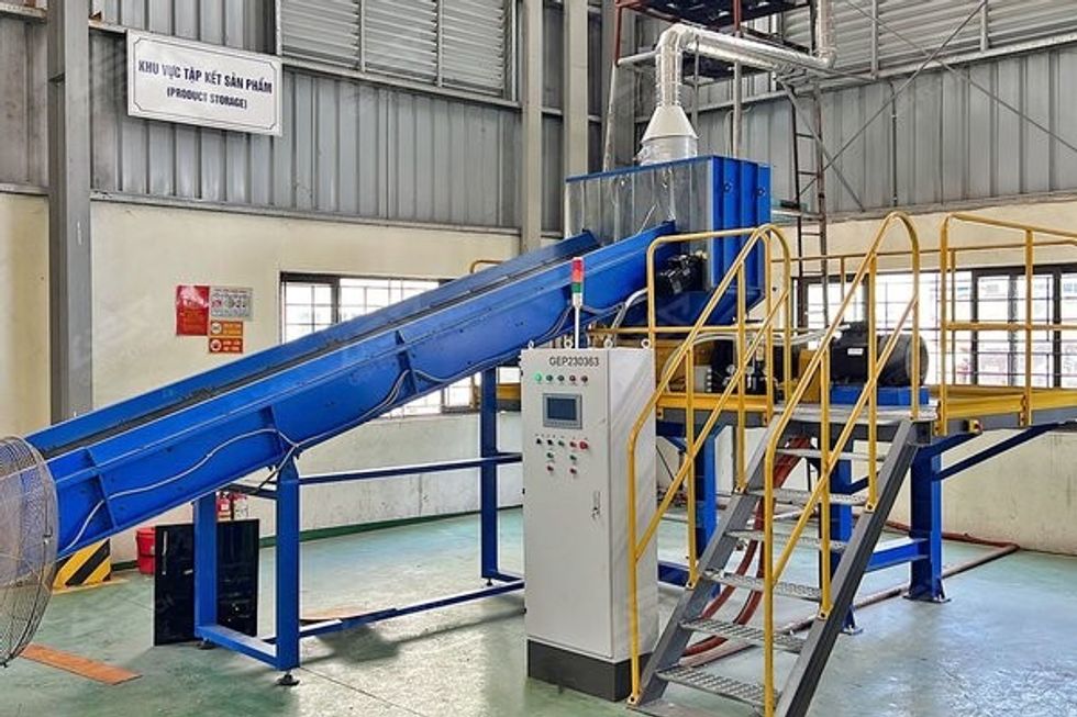 GEP ECOTECH's GD5 Shear Shredder Used in Pouch Battery Recycling