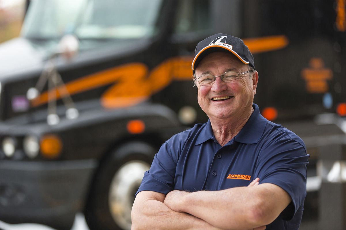 Schneider Driver Receives Prestigious Industry Award for Flawless Safe Driving Career