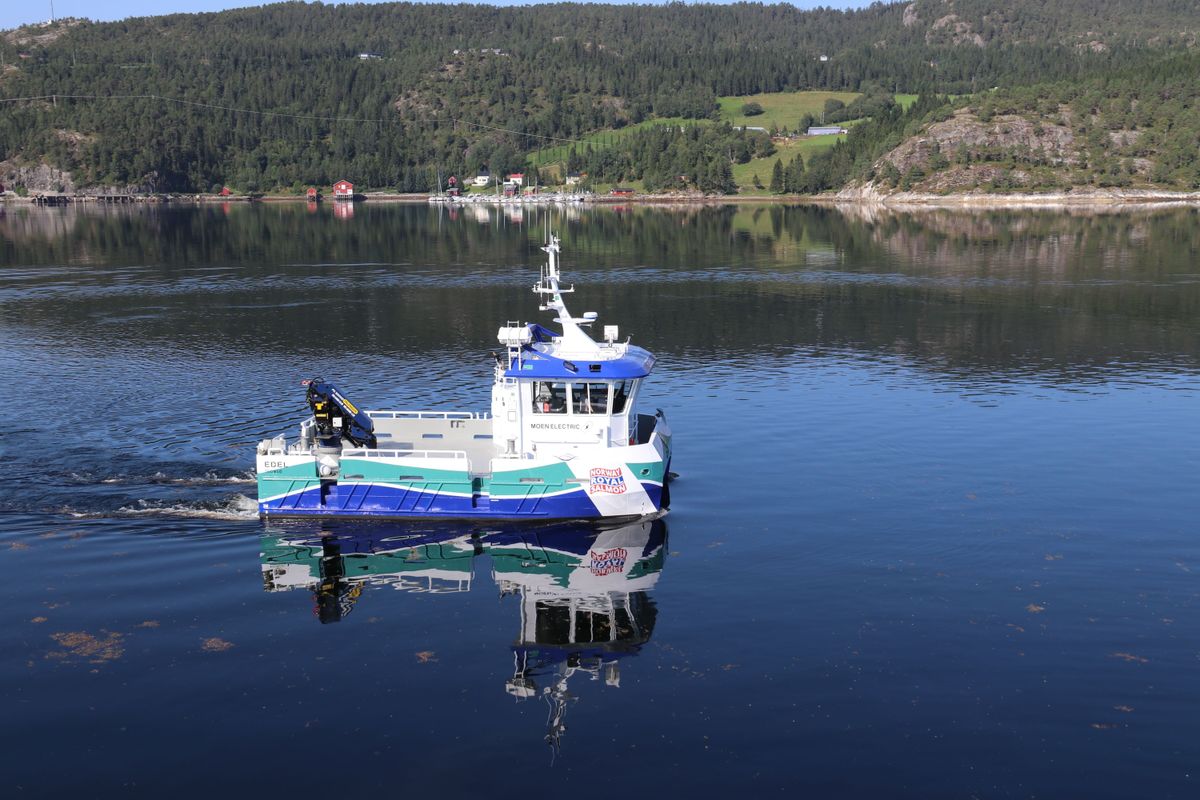 Norway's leading producer of sustainable salmon unveils first hybrid fish farming boat