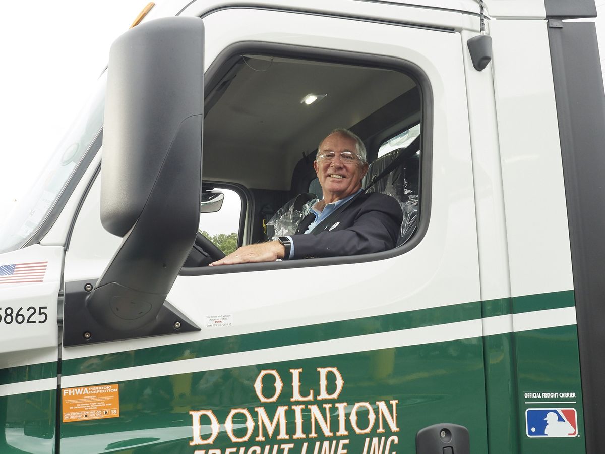 Old Dominion Drives Its 15,000th Freightliner Truck Off Assembly Line