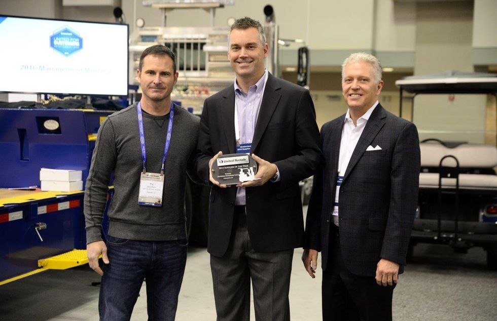 TOYOTA MATERIAL HANDLING RECEIVES SUPPLIER OF THE YEAR AWARD FROM UNITED RENTALS