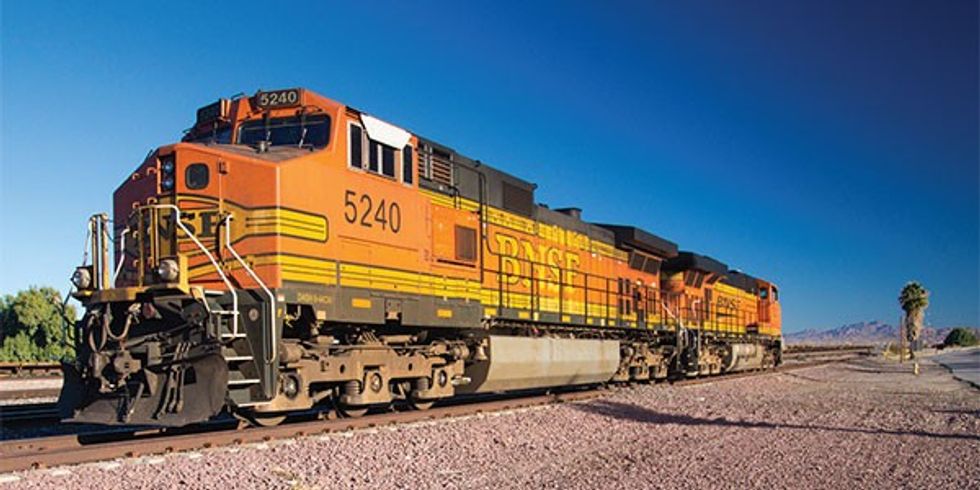 Buffett criticizes BNSF's 2014 performance, saying it "disappointed" many customers