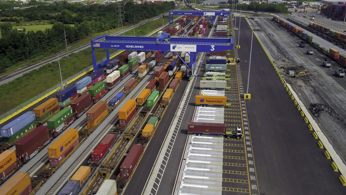 Rail-mounted gantry cranes at Savannah's Mason Mega Rail terminal