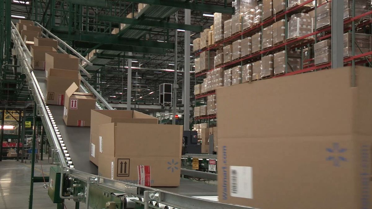 walmart-e-commerce-fulfillment-store-distribution-center.jpg